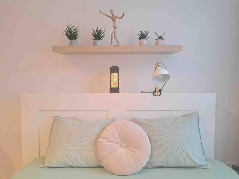 Cute Studio In Old Town Братислава Екстериор снимка